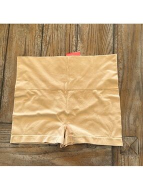 SPANXshape™ sculpt  Boyshort